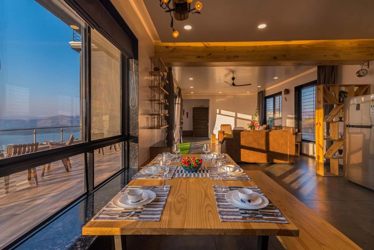 Eyes On The Lake By Stayvista - A Hillside Villa With A Captivating View Of The River Pune Exterior foto