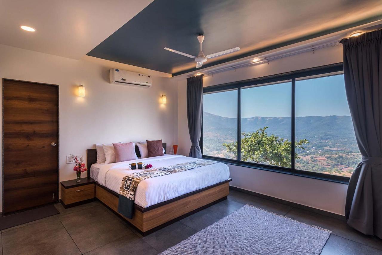 Eyes On The Lake By Stayvista - A Hillside Villa With A Captivating View Of The River Pune Exterior foto