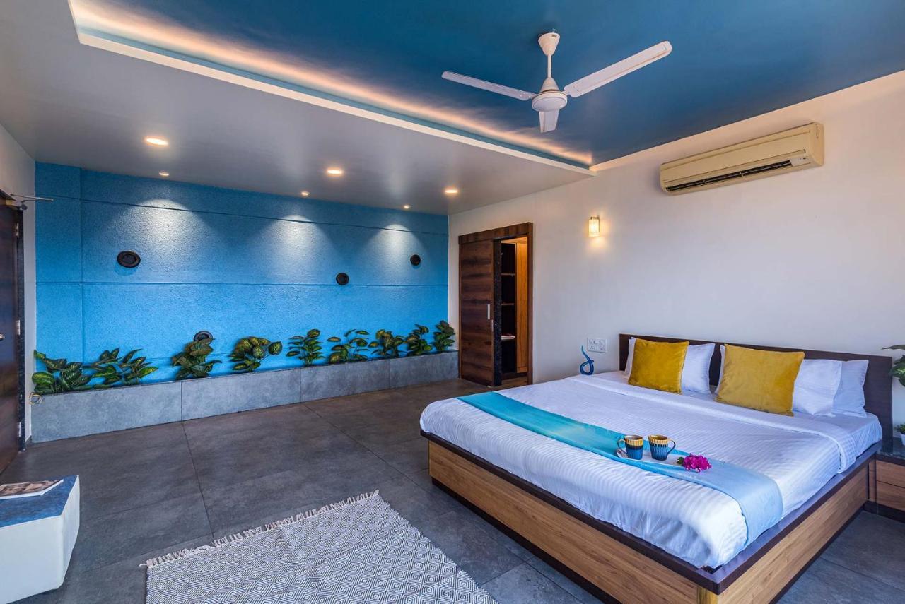 Eyes On The Lake By Stayvista - A Hillside Villa With A Captivating View Of The River Pune Exterior foto