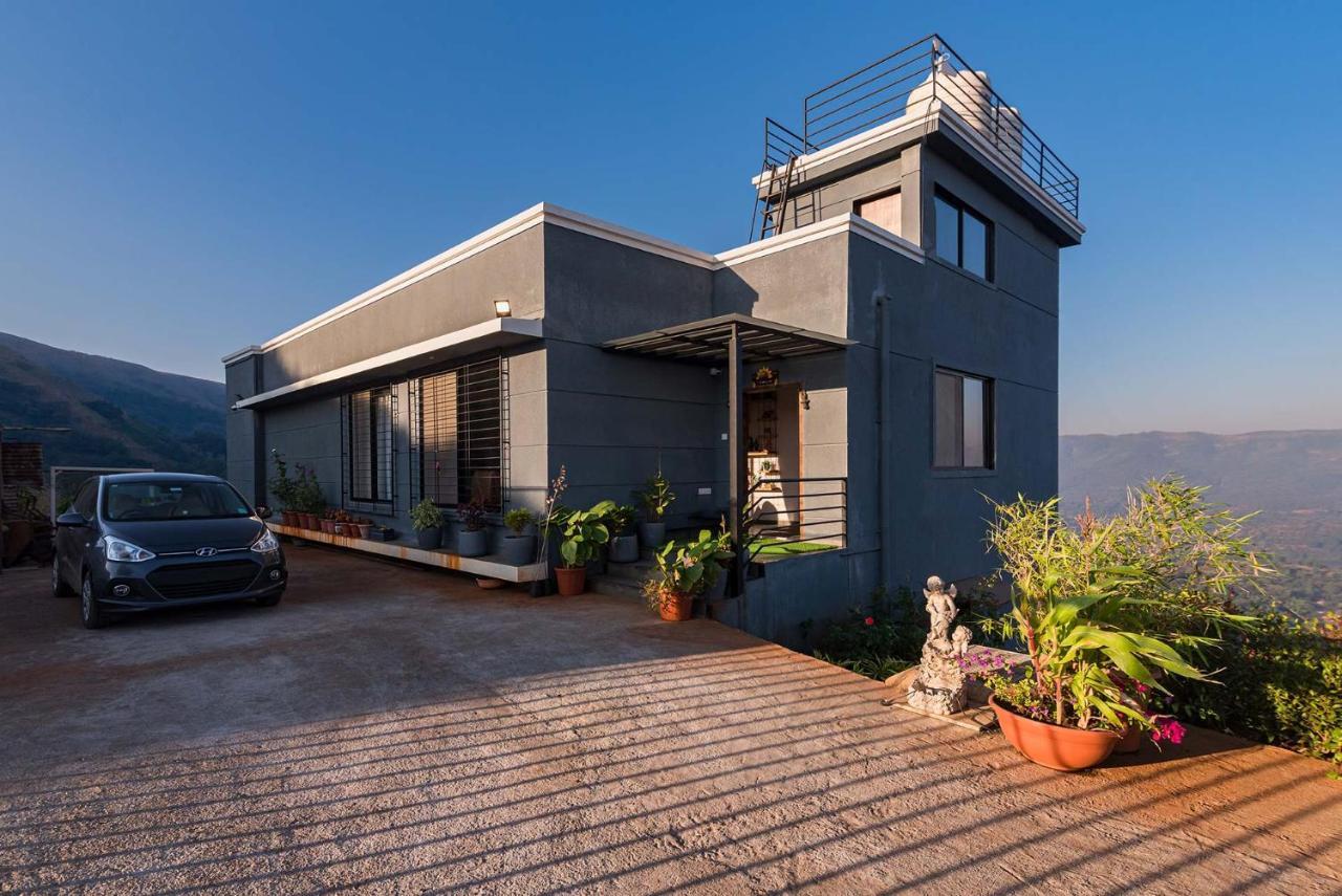 Eyes On The Lake By Stayvista - A Hillside Villa With A Captivating View Of The River Pune Exterior foto